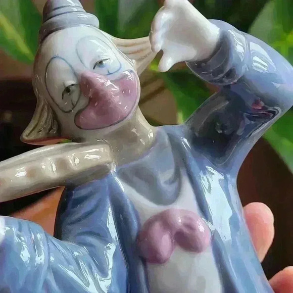 Vintage 1992 PAUL SEBASTIAN Clown Playing Violin Tall 8" Fine Porcelain - Picture 4 of 16